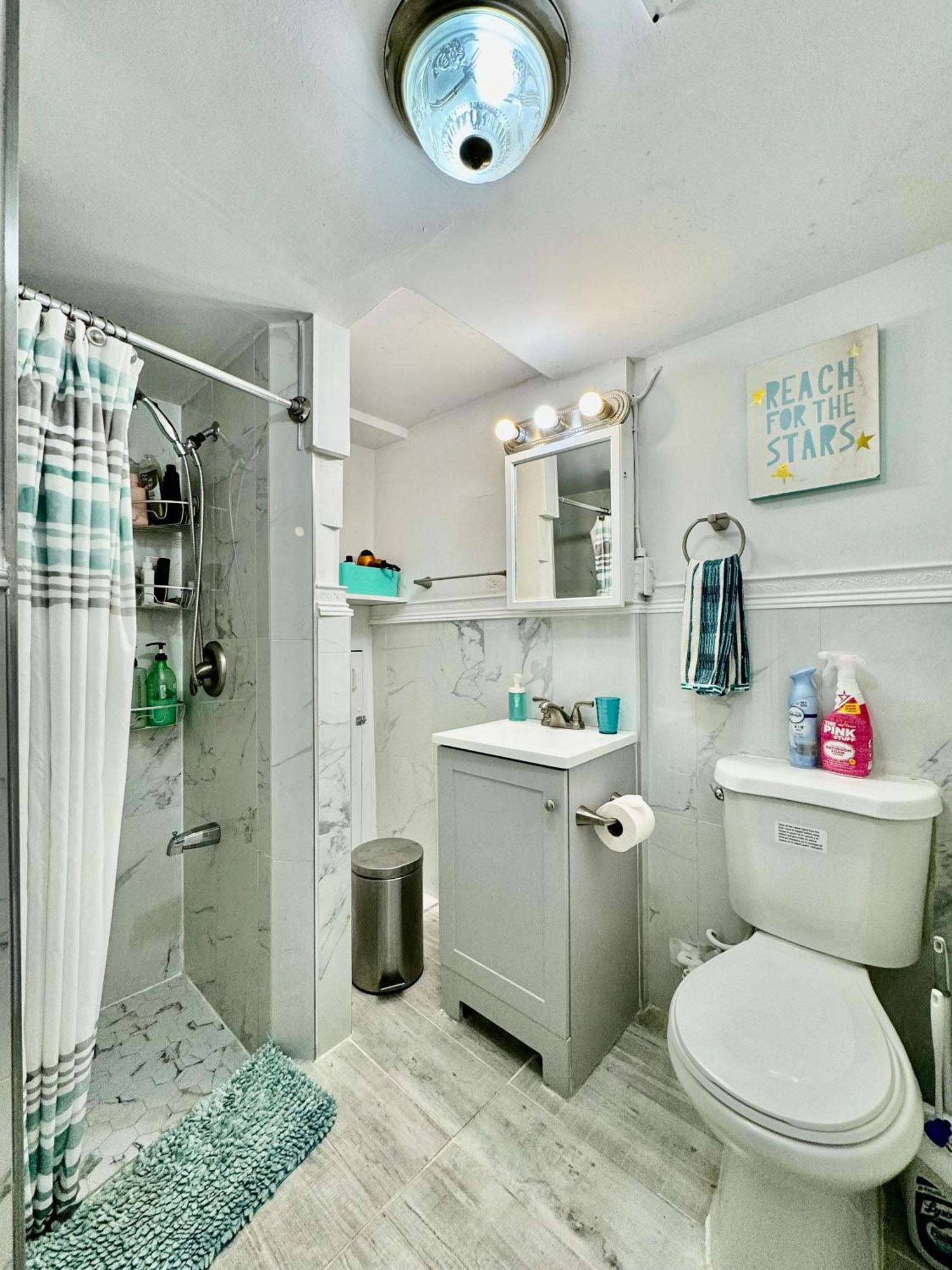 Private Tiny Room On The 1St Floor With Shared Bathroom Near Airport And Downtown Seattte Сиатъл Екстериор снимка